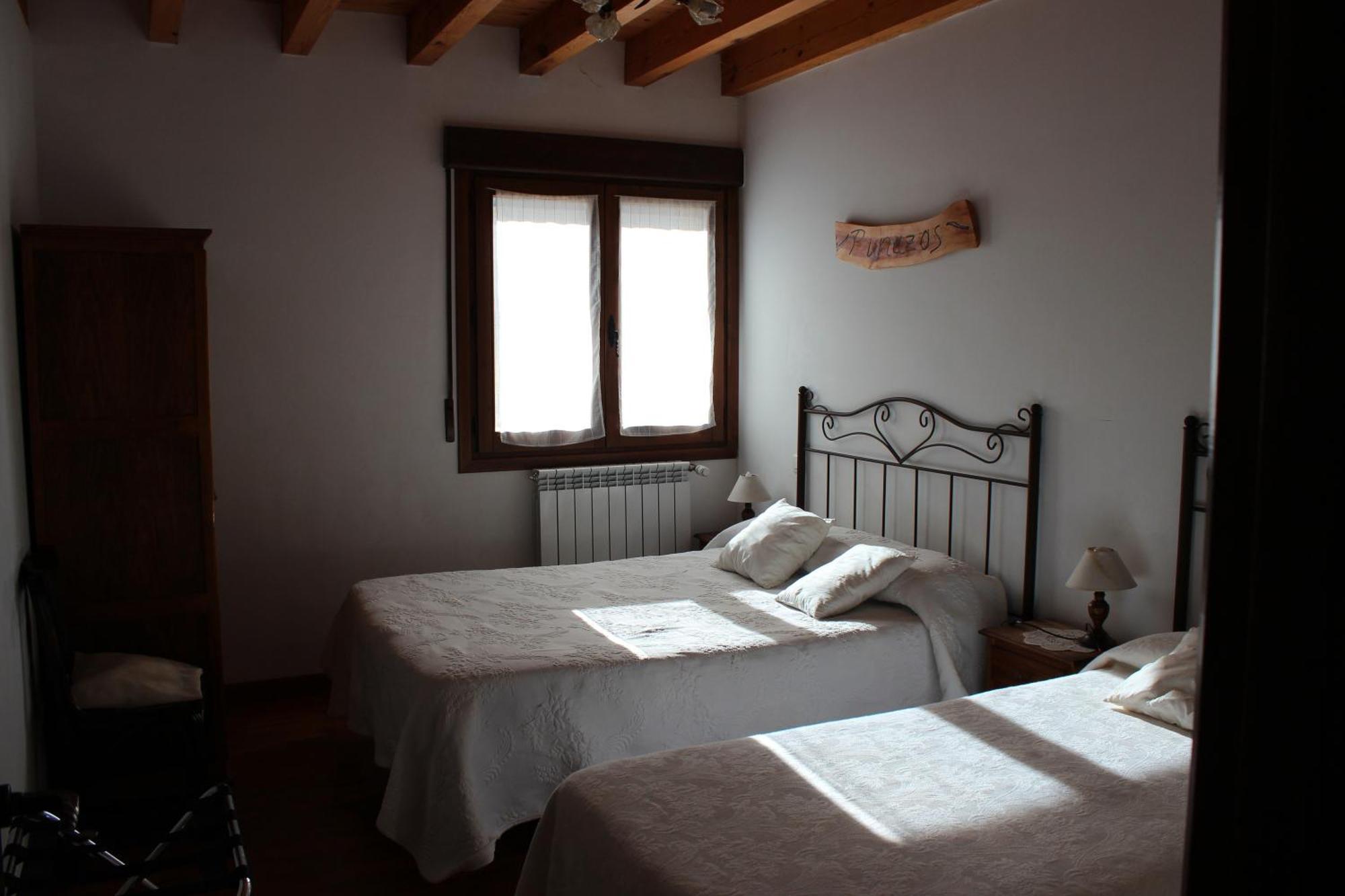 La Chimenea De Soria I Y I I Guest House Espeja de San Marcelino Eksteriør bilde