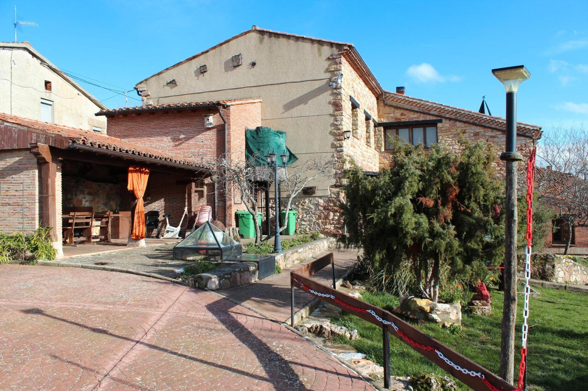 La Chimenea De Soria I Y I I Guest House Espeja de San Marcelino Eksteriør bilde